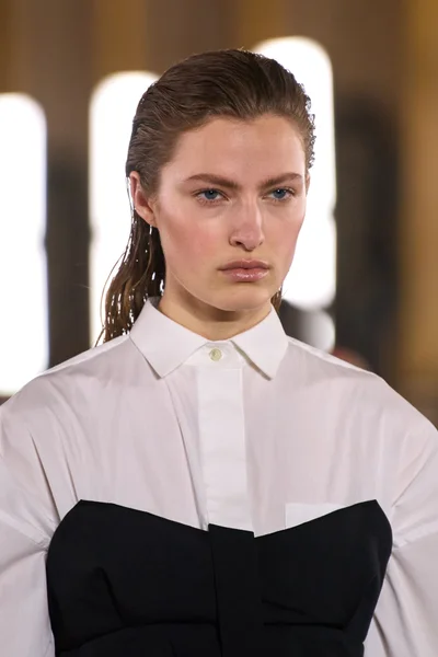 Look 11